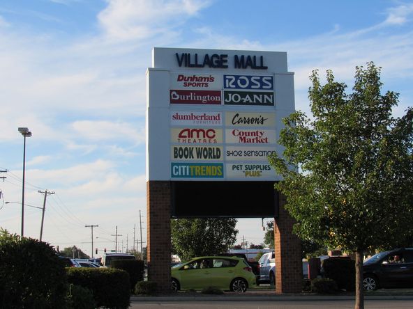 Danville, IL Suites in Village Mall For Lease: 2917 N Vermilion St, Danville, IL 61832